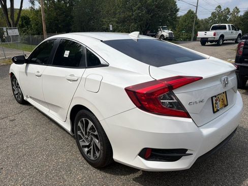 Used 2018 Honda Civic EX image 12