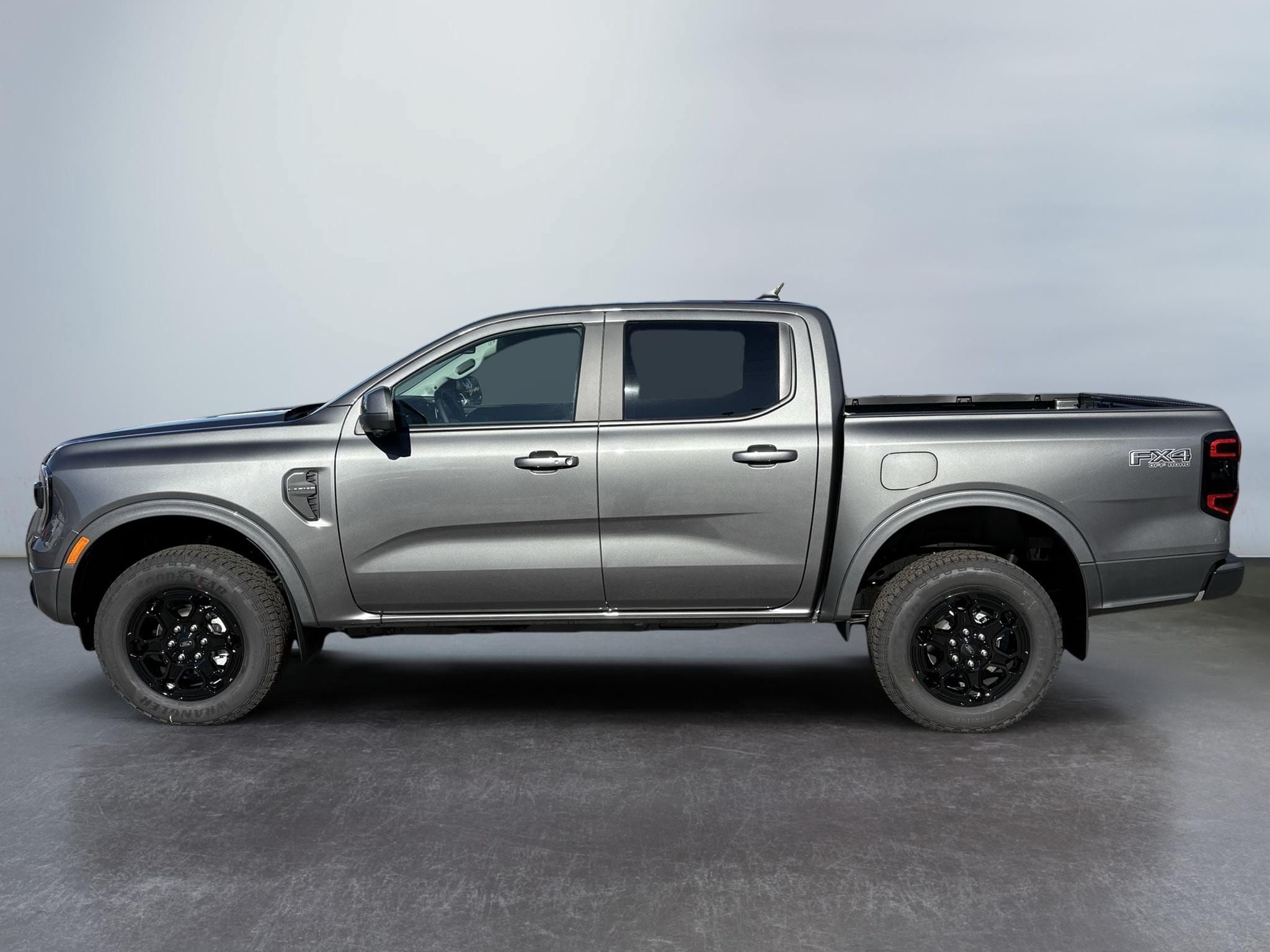 New 2026 Ford Ranger Lariat w/ FX4 Off-Road Package AWD/4WD image 2