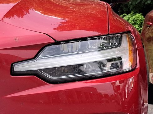 Used 2019 Volvo S60 T6 Momentum w/ Premium Package AWD/4WD image 3