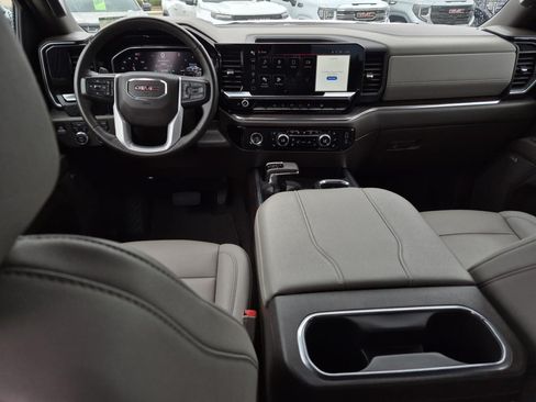 Used 2024 GMC Sierra 1500 SLT AWD/4WD image 16