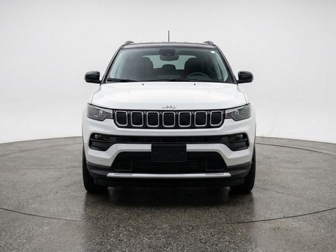 Used 2025 Jeep Compass Limited AWD/4WD image 2