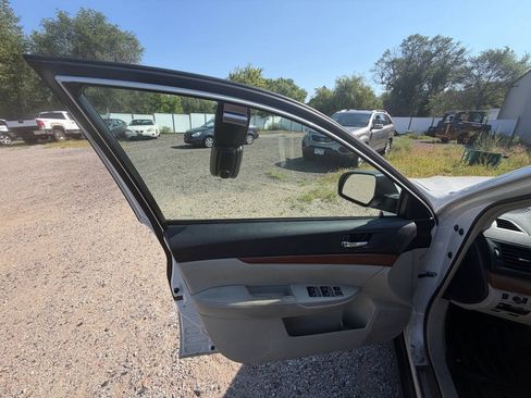 Used 2013 Subaru Outback 2.5i Limited w/ Moonroof Pkg AWD/4WD image 20