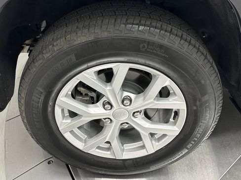 Used 2023 Jeep Grand Cherokee Limited w/ Trailer Tow Prep Group (B) image 19