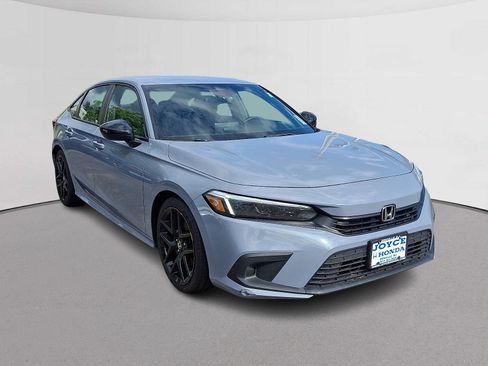 Used 2022 Honda Civic Sport image 2