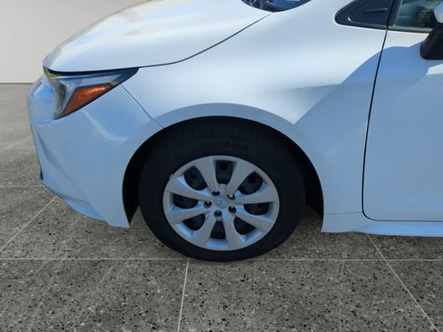Used 2025 Toyota Corolla LE image 14