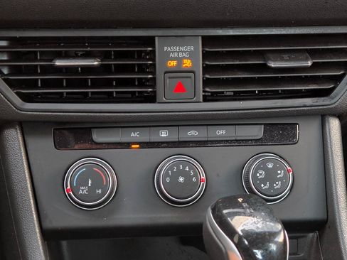 Used 2023 Volkswagen Jetta Sport FWD image 33