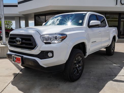 Used 2023 Toyota Tacoma SR5 w/ Technology Package image 4