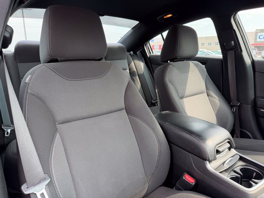 Used 2018 Dodge Charger SXT RWD image 10