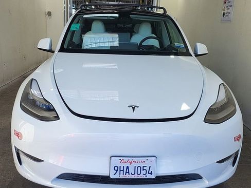 Used 2023 Tesla Model Y Long Range AWD/4WD image 5