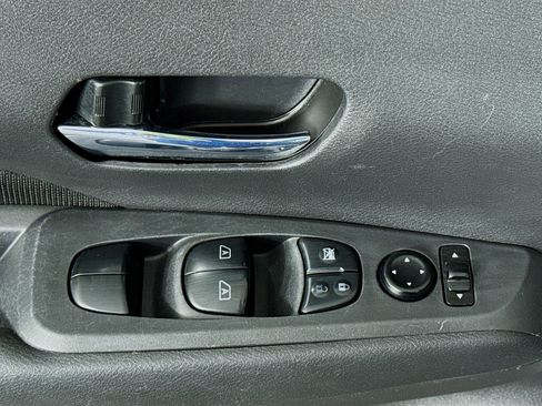 Used 2021 Nissan Kicks SV FWD image 23