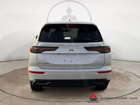New 2026 Mitsubishi Outlander ES AWD/4WD image 4