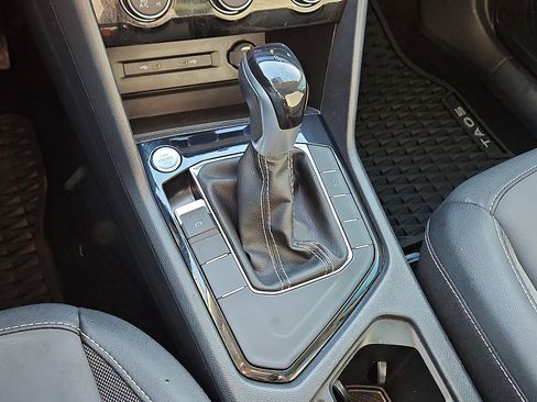 Used 2023 Volkswagen Taos SE w/ Panoramic Sunroof Package image 14