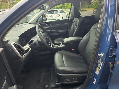 Used 2025 Kia Sorento S w/ Panoramic Sunroof Package AWD/4WD image 21