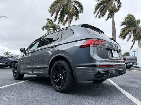 Used 2023 Volkswagen Tiguan SE R-Line FWD image 19