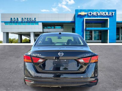 Used 2024 Nissan Altima 2.5 SV