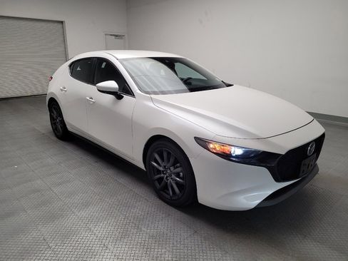 Used 2020 MAZDA MAZDA3 Hatchback w/ Preferred Package image 13