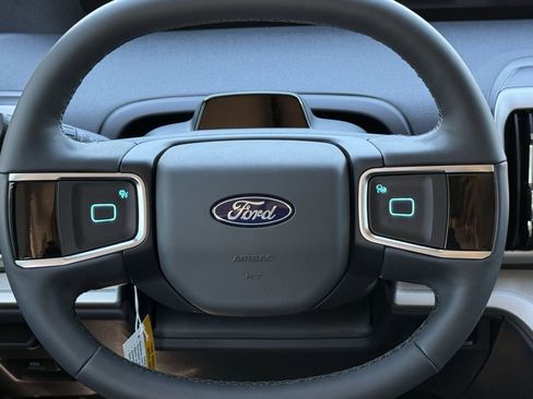 New 2025 Ford Expedition Active image 41