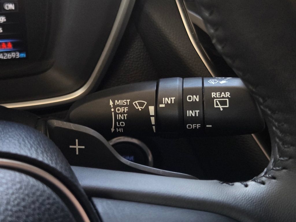 Used 2022 Toyota Corolla SE FWD image 23