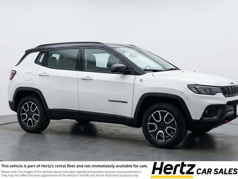 Used 2025 Jeep Compass Trailhawk AWD/4WD image 1
