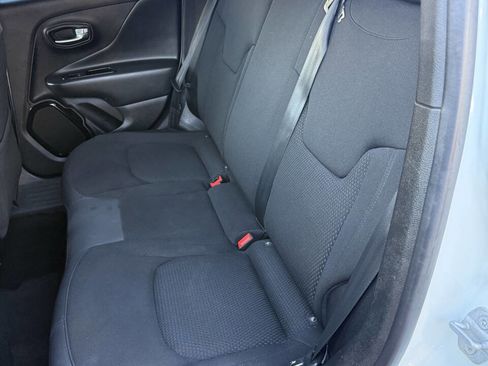 Used 2018 Jeep Renegade Altitude image 16