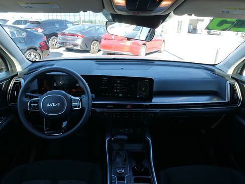 Certified 2025 Kia Sorento LX image 19