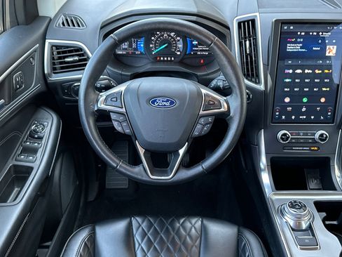Used 2024 Ford Edge Titanium image 17