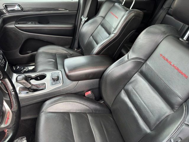Used 2020 Jeep Grand Cherokee Trailhawk w/ Trailhawk Luxury Group AWD/4WD image 6