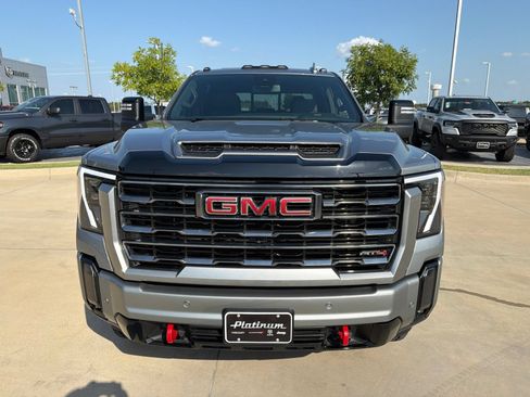 Used 2024 GMC Sierra 2500 AT4 w/ AT4 Preferred Package AWD/4WD image 8