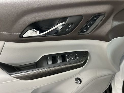 Certified 2023 GMC Acadia SLT w/ Preferred Package AWD/4WD image 11