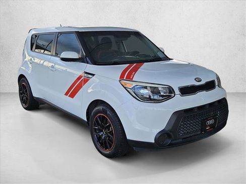 Used 2016 Kia Soul FWD image 3