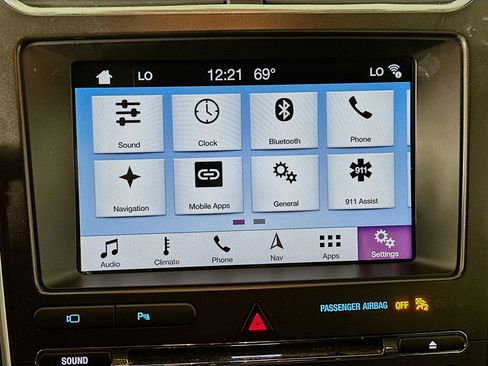 Used 2018 Ford Explorer Limited image 19