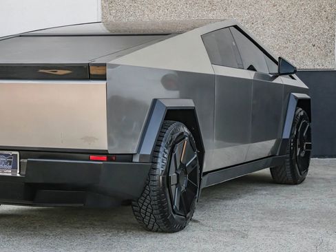 Used 2024 Tesla Cybertruck Cyberbeast AWD/4WD image 13