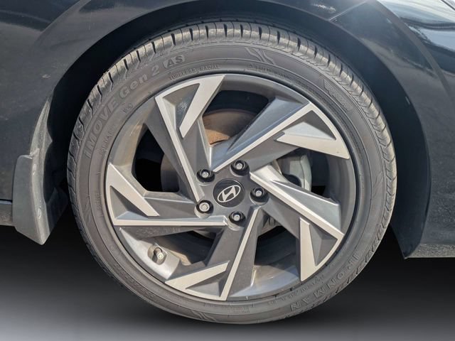 Used 2024 Hyundai Elantra SEL w/ Convenience Package FWD image 11