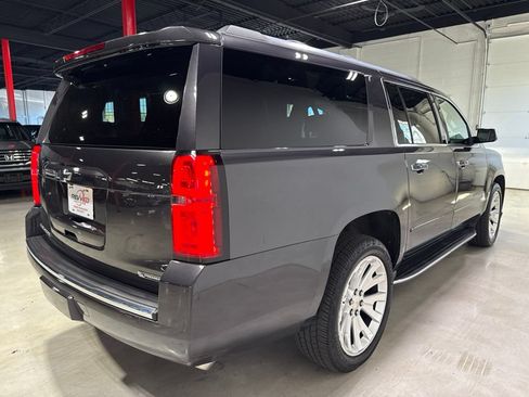 Used 2018 Chevrolet Suburban Premier AWD/4WD image 7