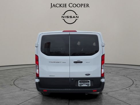 Used 2023 Ford Transit 350 XLT image 4