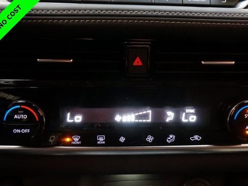 Used 2022 Nissan Rogue SV image 17