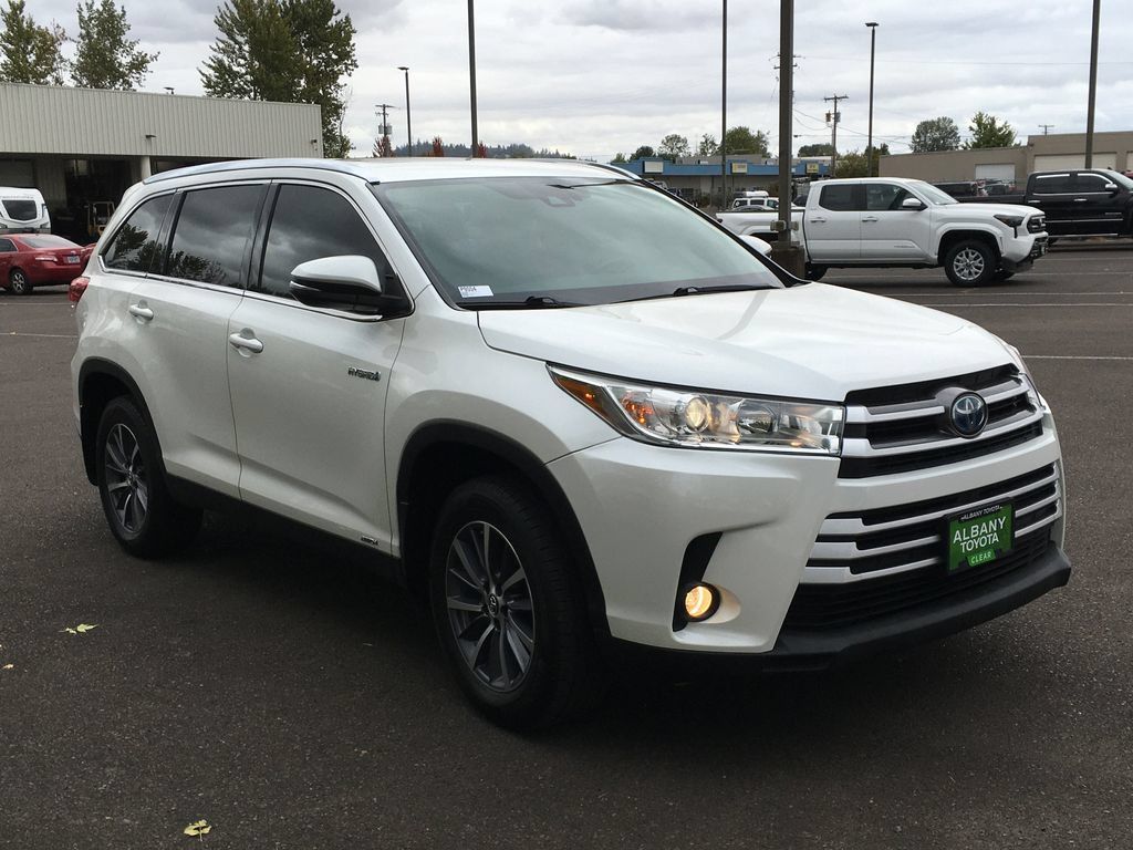 Used 2019 Toyota Highlander XLE AWD/4WD image 11