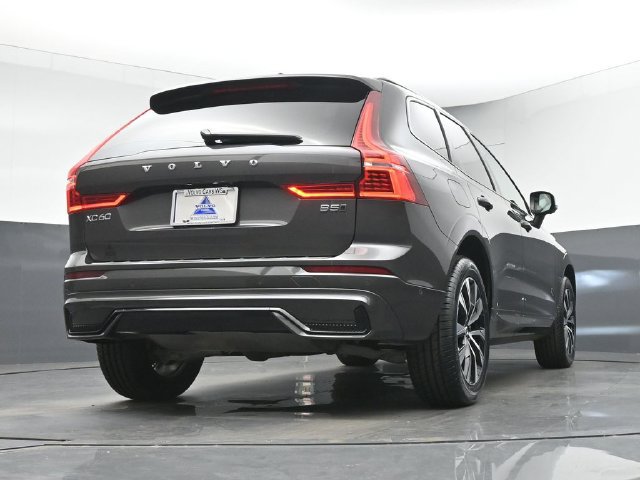 Used 2024 Volvo XC60 B5 Plus w/ Protection Package Premier AWD/4WD image 39
