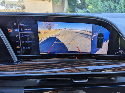 Used 2021 Cadillac Escalade Premium Luxury w/ Performance Package image 25