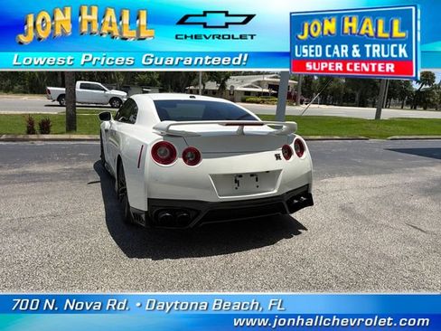 Used 2021 Nissan GT-R Premium AWD/4WD image 7