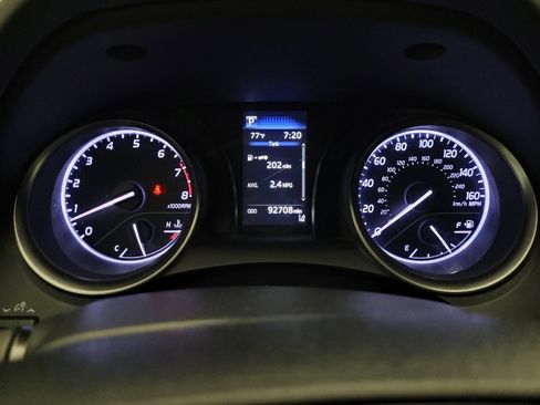 Used 2022 Toyota Camry SE image 23