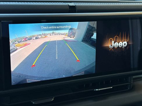 Used 2024 Jeep Wrangler Unlimited Sahara AWD/4WD image 22