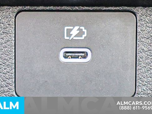 Used 2025 Nissan Versa SV w/ Trunk Package image 43