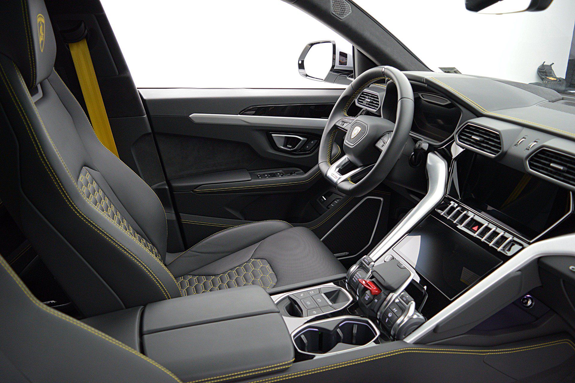 Used 2023 Lamborghini Urus S AWD/4WD image 31