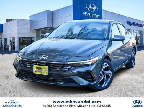 New 2025 Hyundai Elantra Limited image 1