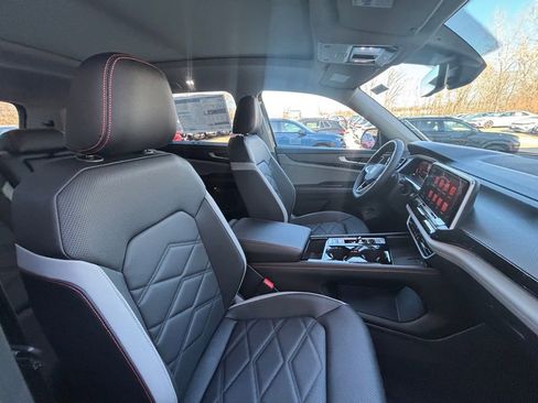 New 2026 Volkswagen Atlas Peak Edition image 8