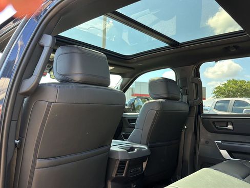 Used 2025 Toyota Tundra Platinum AWD/4WD image 14