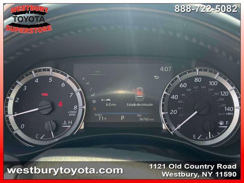 Used 2023 Toyota Highlander XLE AWD/4WD image 29
