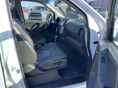 Used 2017 Nissan Frontier PRO-4X w/ Pro-4x Luxury Package image 32