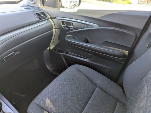 Used 2023 Honda Ridgeline Sport image 13